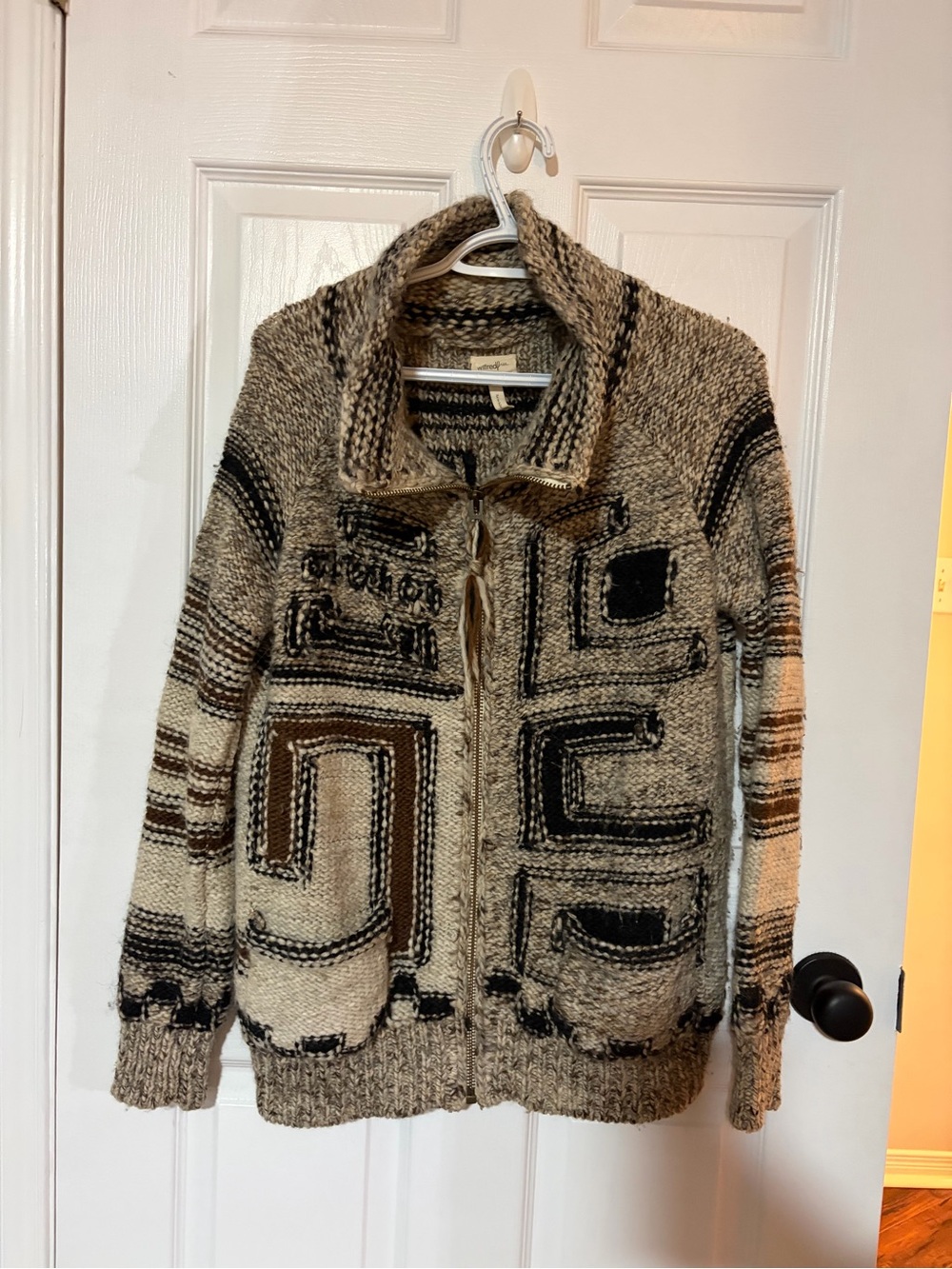 Wilfred women’s Zip-Up Geometric Knit Sweater - Cream, Brown, Black